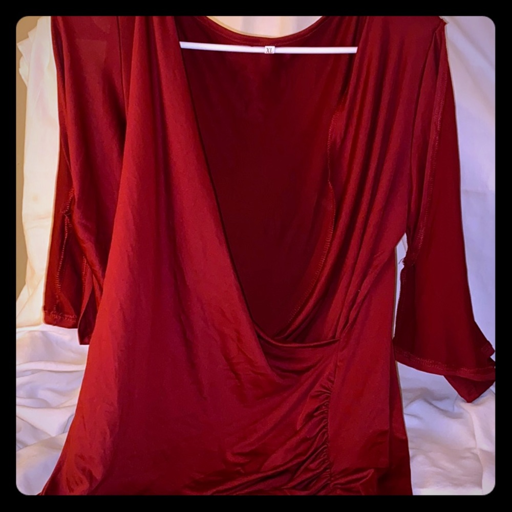 Burgundy colored cross front top size xl EUC
